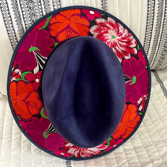 BEAUTIFUL BLUE SUEDE EMBROIDERED MEXICAN HAT